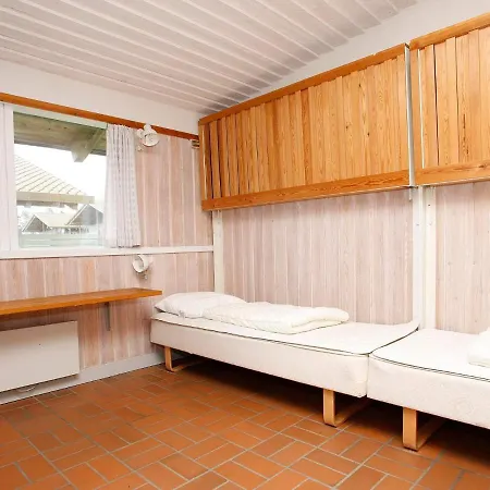 Ferienhaus Holiday Cxxxvii *